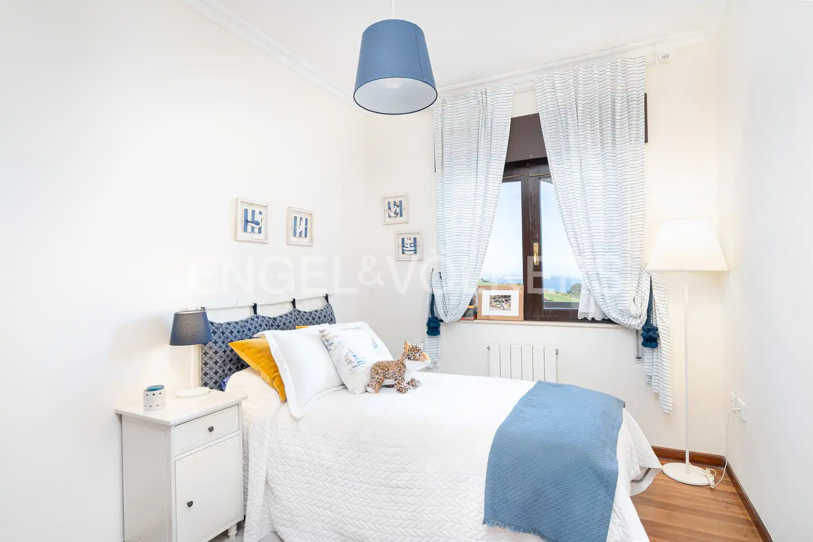 Habitación de Casa o chalet en venta en Gijón  con Calefacción, Trastero y Piscina