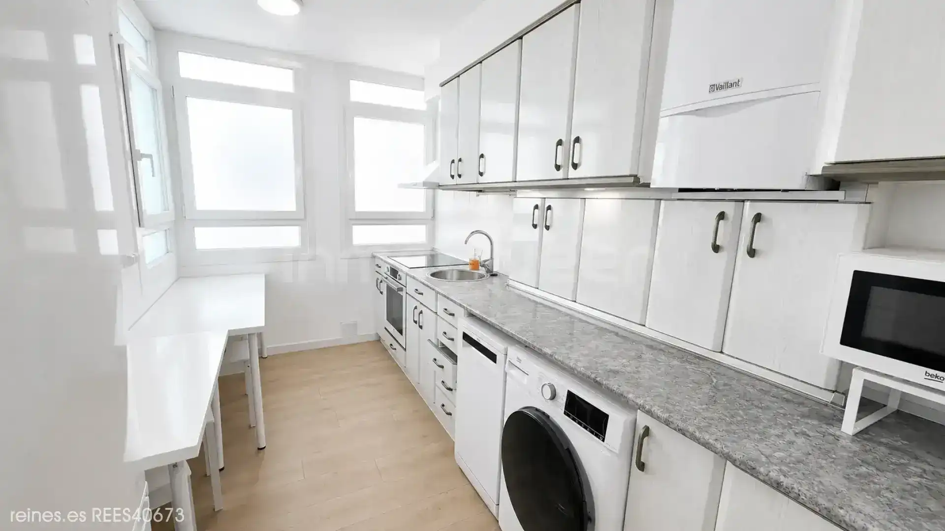 Kitchen of Flat for rent in Zaragoza  with Heating, Terrace and Furnished