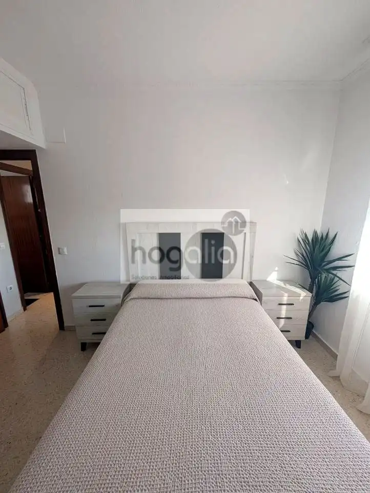 Bedroom of Flat for rent in Sevilla  with Air Conditioner, Terrace and Swimming Pool