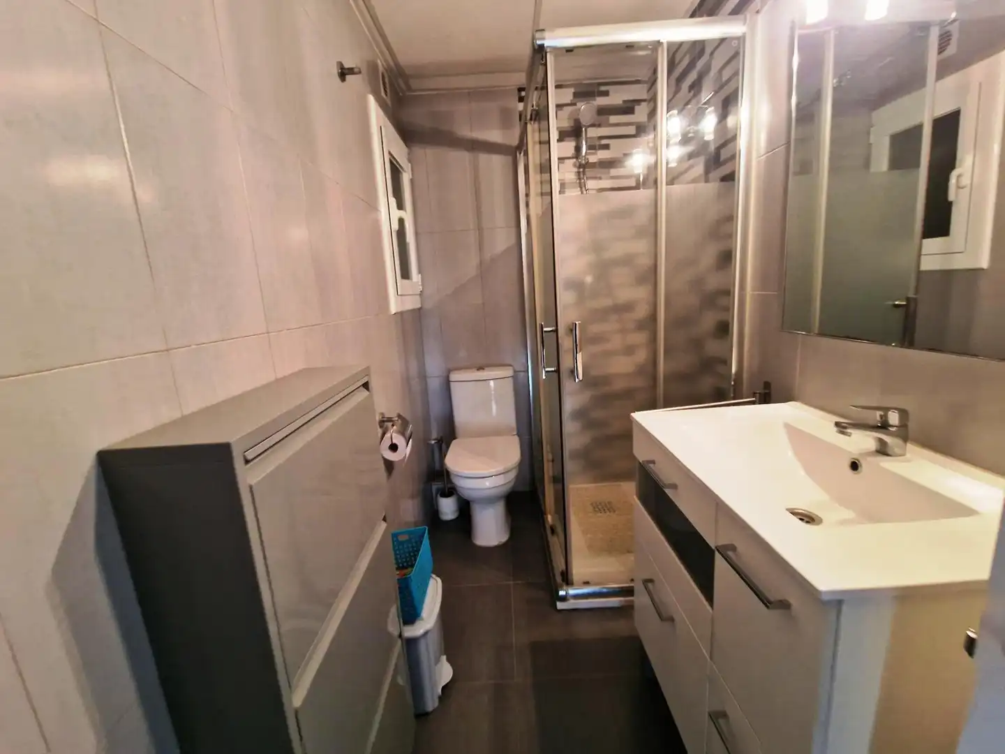 Bany de Apartament de lloguer en Cambrils amb Aire condicionat, Terrassa i Moblat