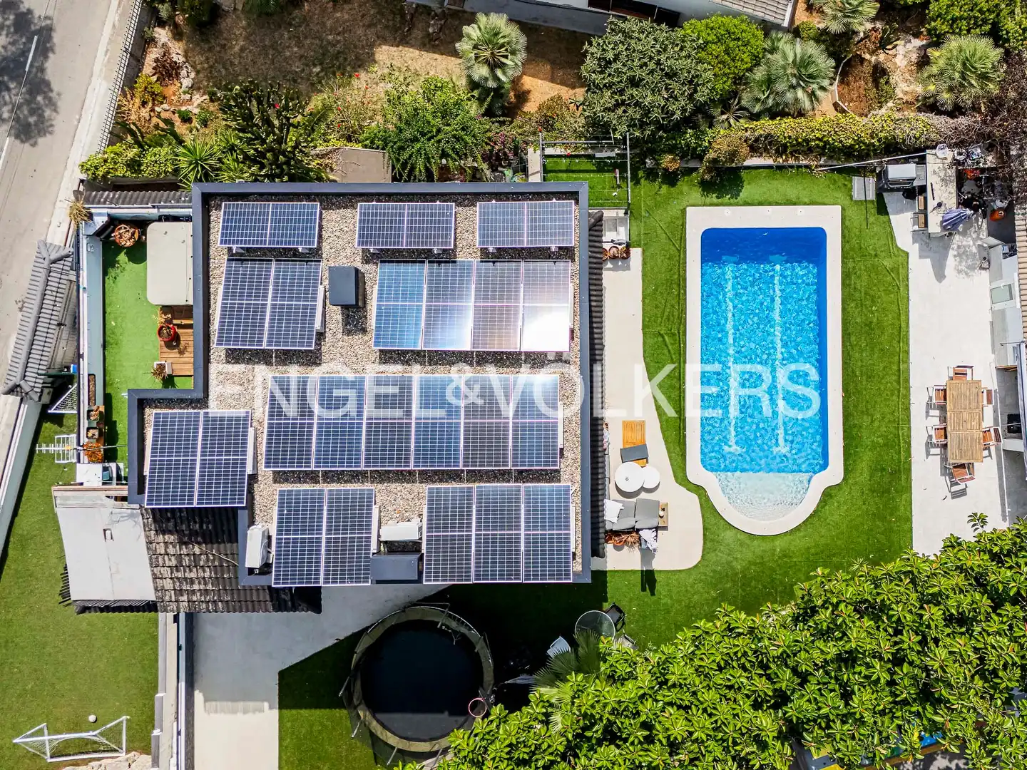 Swimming pool of Houses for sale in Castelldefels  with Air Conditioner, Heating and Swimming Pool