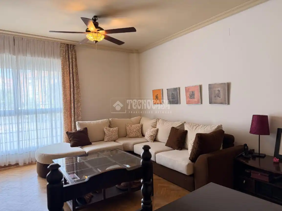 Living room of Flat for sale in Madrid  with Heating, Private garden and Parquet flooring