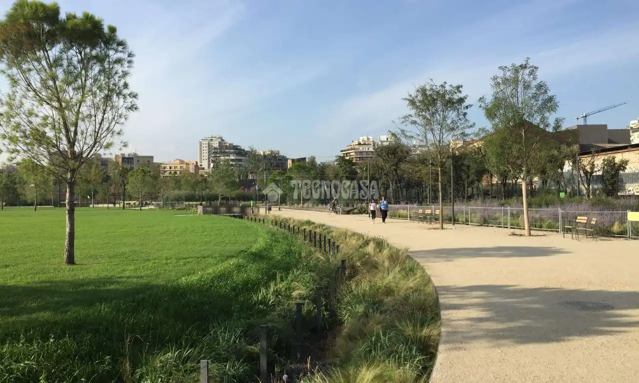 Flat for sale in Barcelona  with Air Conditioner and Heating