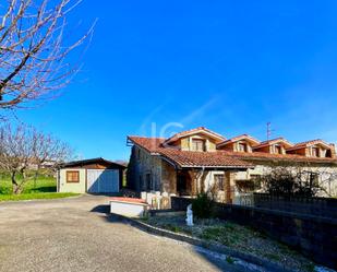 Vista exterior de Casa o xalet en venda en Berango amb Calefacció, Terrassa i Traster