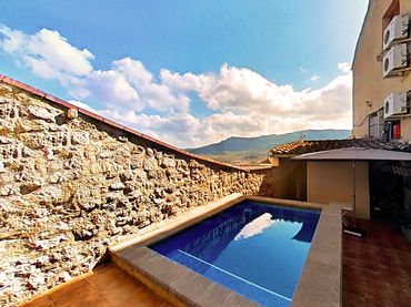 Pis amb piscina en venda a Carrer Major 28