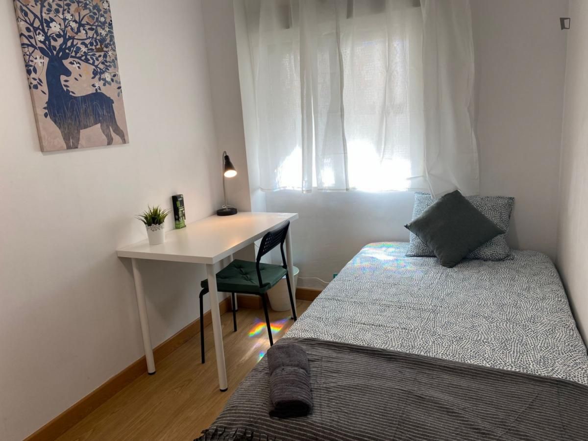 Bedroom of Apartment to share in  Madrid Capital  with Heating, Furnished and Microwave