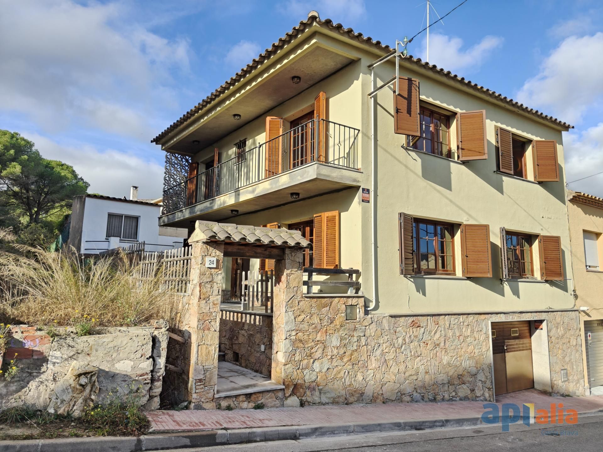 Exterior view of Single-family semi-detached for sale in Calonge i Sant Antoni  with Terrace