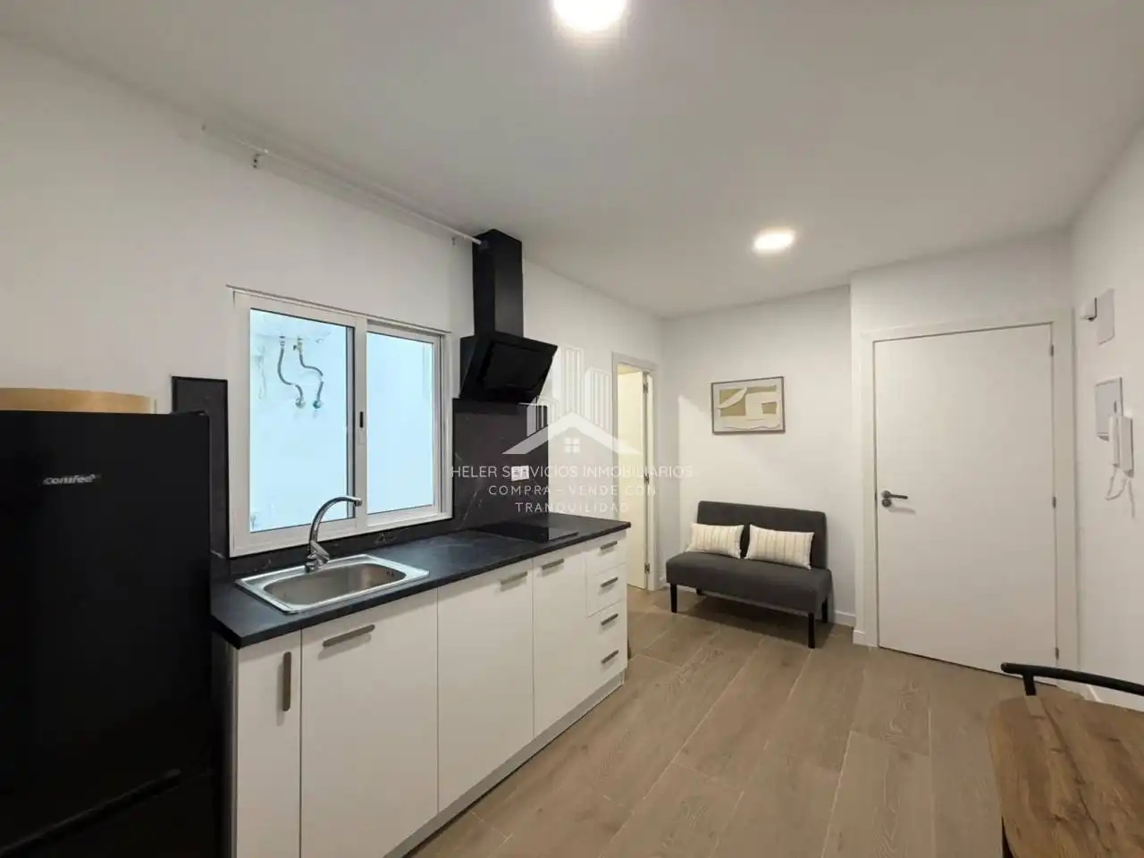 Study for rent in Calle Mare de Déu del Roser, Avenida Alemania-Italia