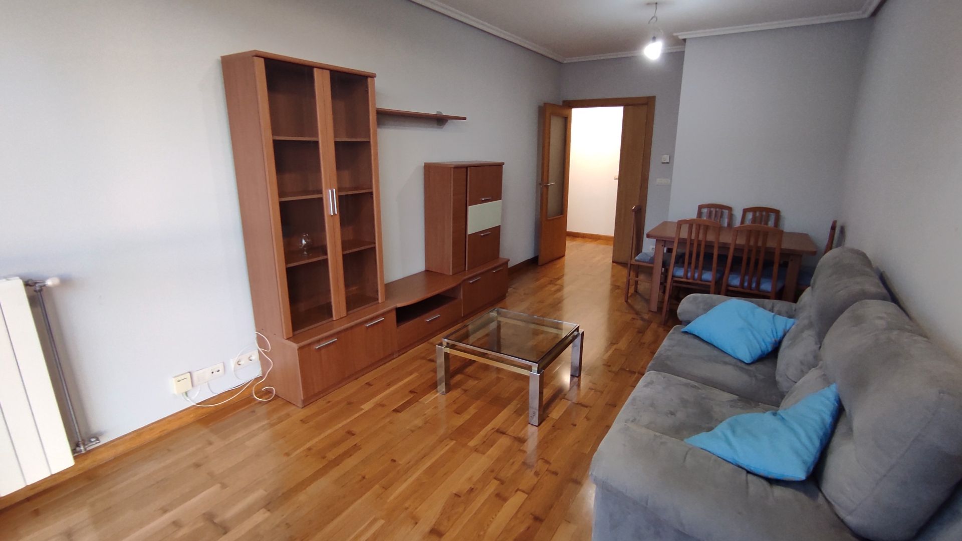 Living room of Flat for rent in Burgos Capital  with Heating, Parquet flooring and Storage room