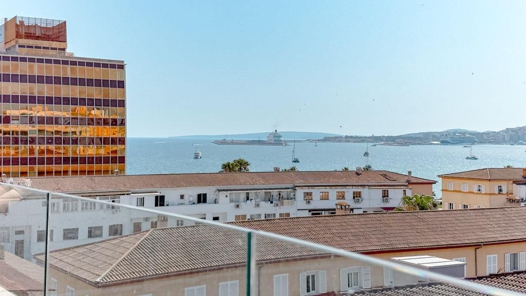 Bedroom of Attic for sale in  Palma de Mallorca  with Air Conditioner, Private garden and Parquet flooring