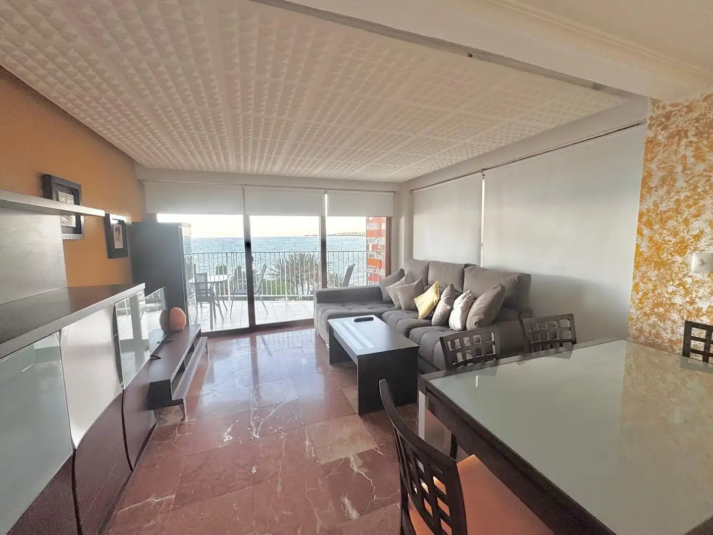 Wohnzimmer von Wohnung zur Miete in El Campello mit Terrasse, Möbliert und Haustiere erlaubt