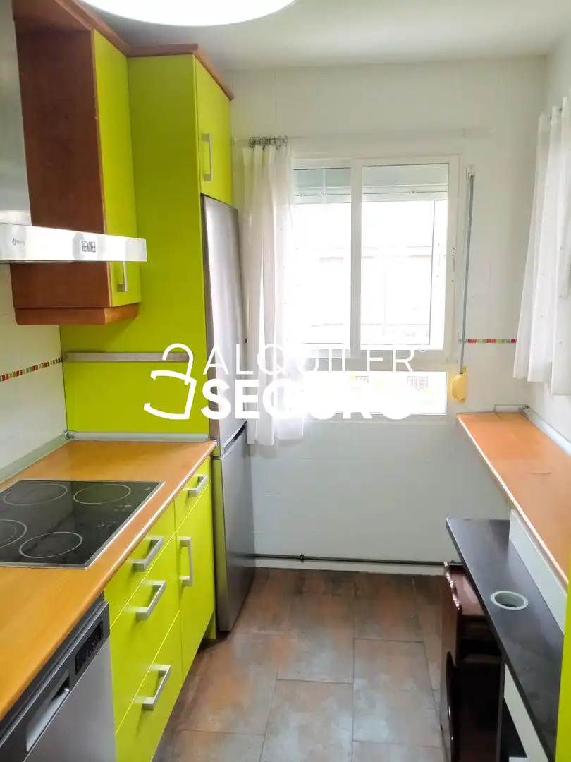Cocina de Piso de alquiler en Valladolid con Calefacción, Trastero y Piscina