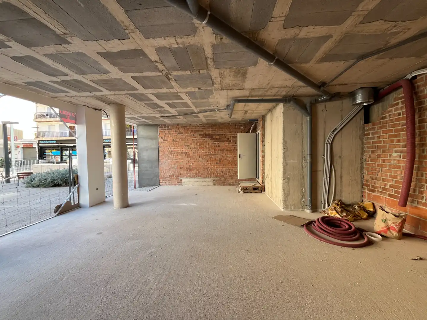 Commercial properties for rent in Roses