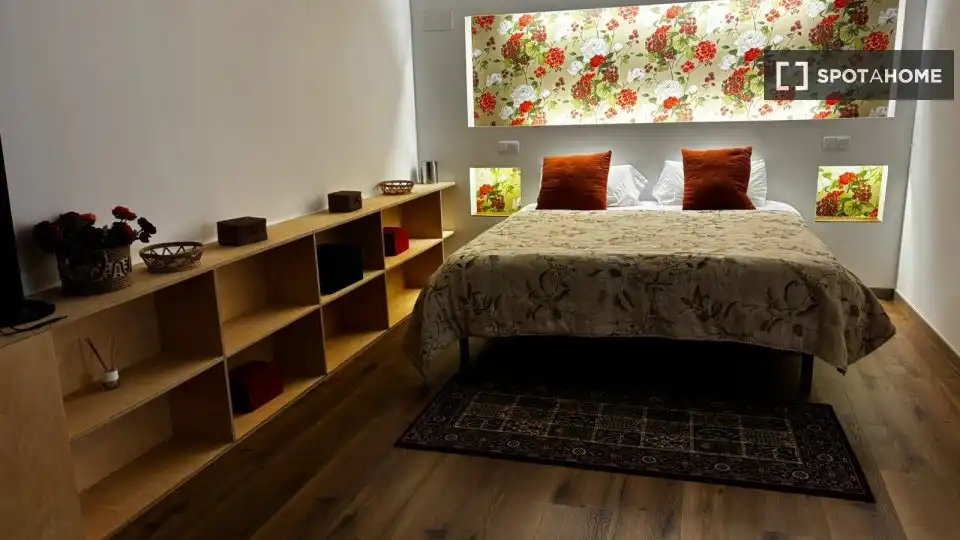 Bedroom of Flat for rent in Valencia  with Air Conditioner, Heating and Furnished