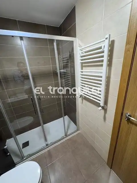 Badezimmer von Wohnung zur Miete in Las Rozas de Madrid mit Klimaanlage, Abstellraum und Waschmaschine