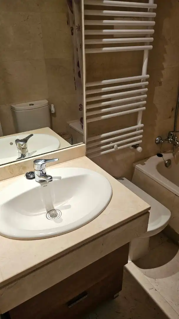 Badezimmer von Wohnung zum Verkauf in Collado Villalba mit Heizung, Parkett und Abstellraum