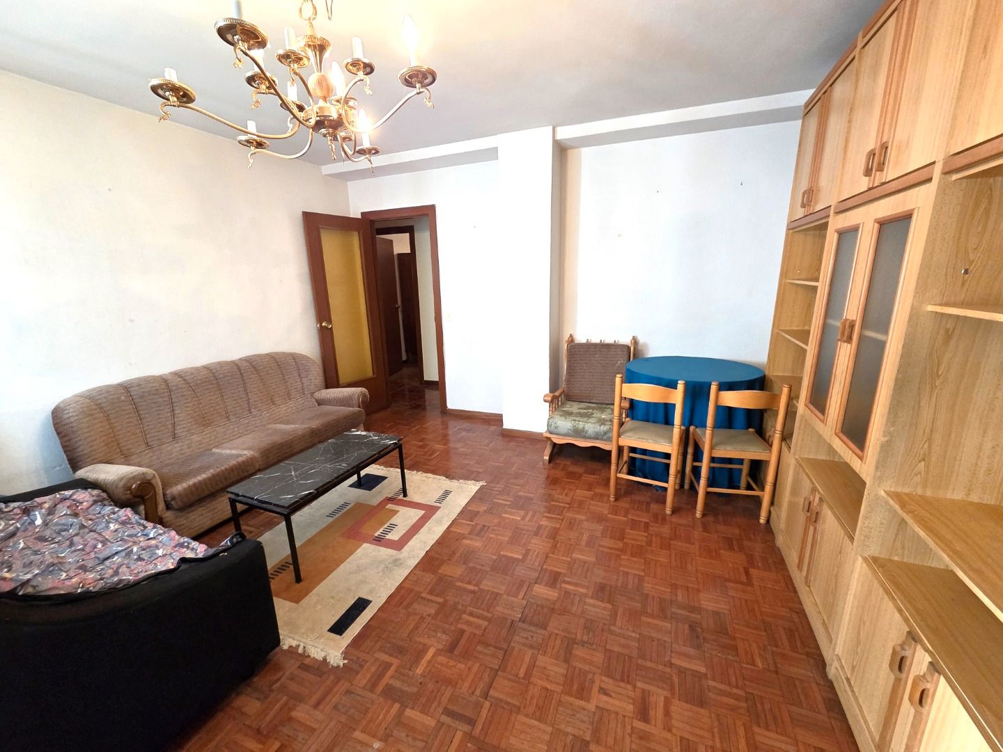 Living room of Flat for sale in Burgos Capital  with Heating, Parquet flooring and Terrace