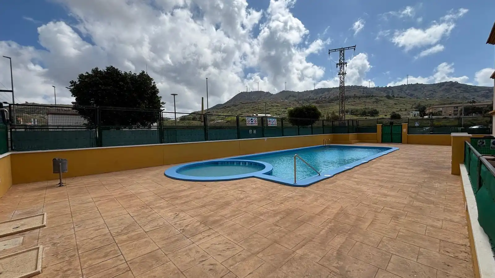 Piscina de Àtic en venda en La Unión amb Terrassa i Piscina comunitària