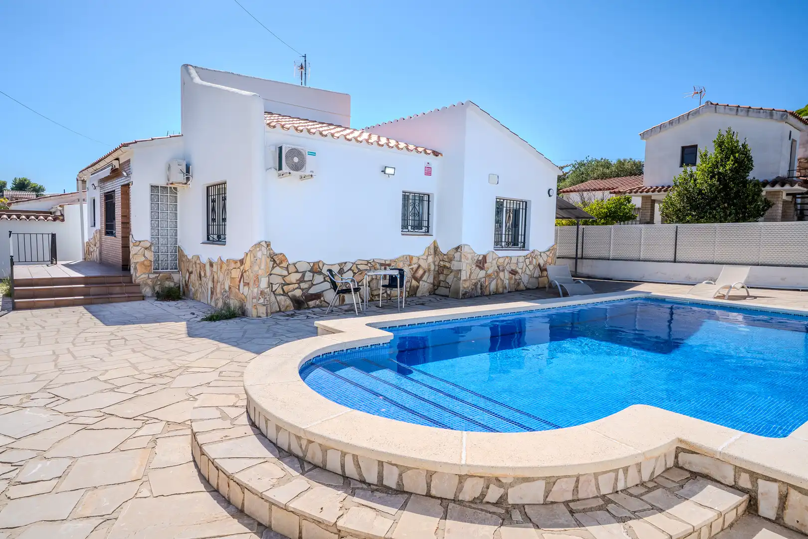 Piscina de Casa o chalet en venta en L'Ametlla de Mar  con Aire acondicionado, Calefacción y Terraza