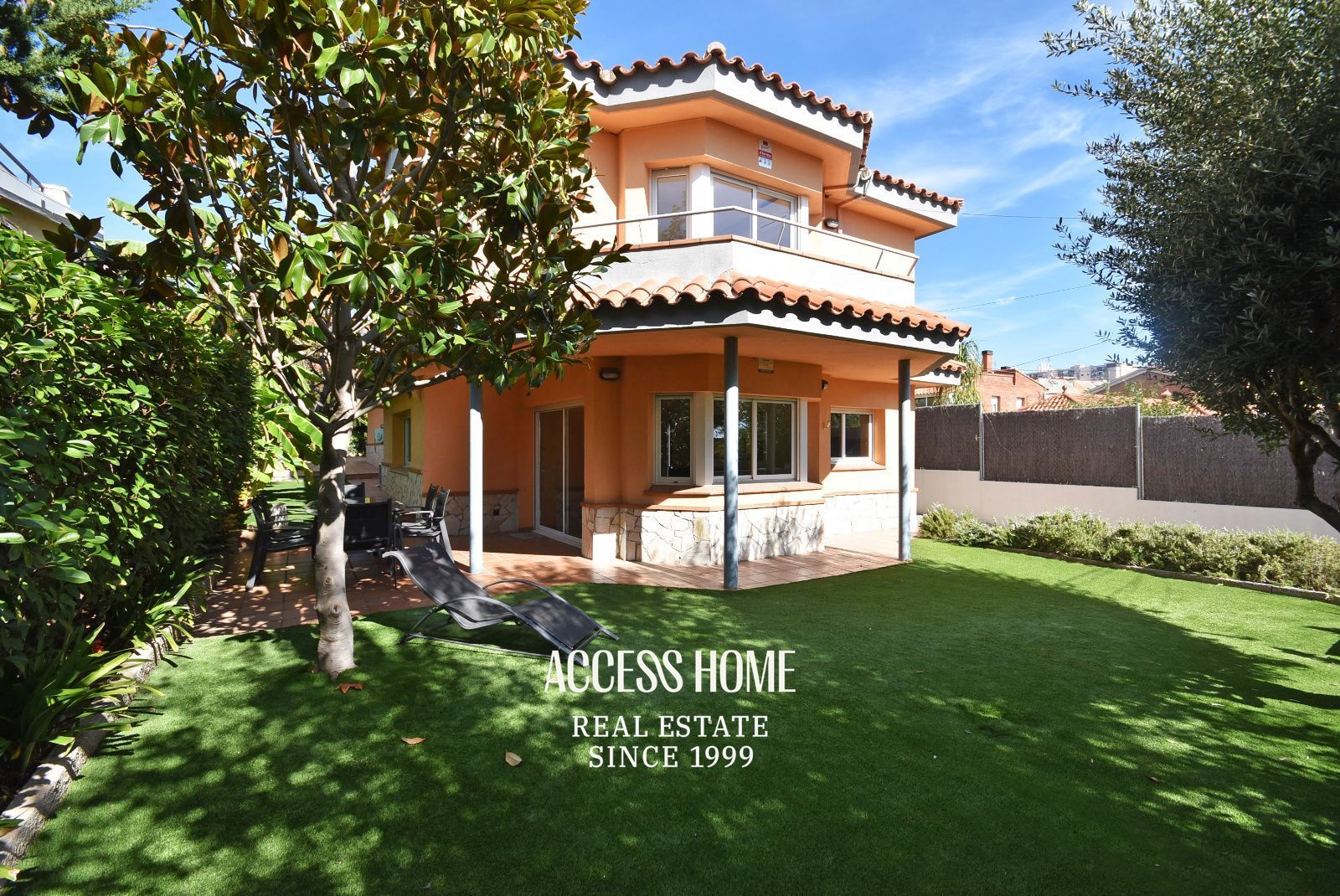 Vista exterior de Casa o xalet en venda en El Masnou amb Aire condicionat, Calefacció i Terrassa