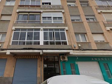 Piso en venta en Calle AL MANUEL CARMONA 2