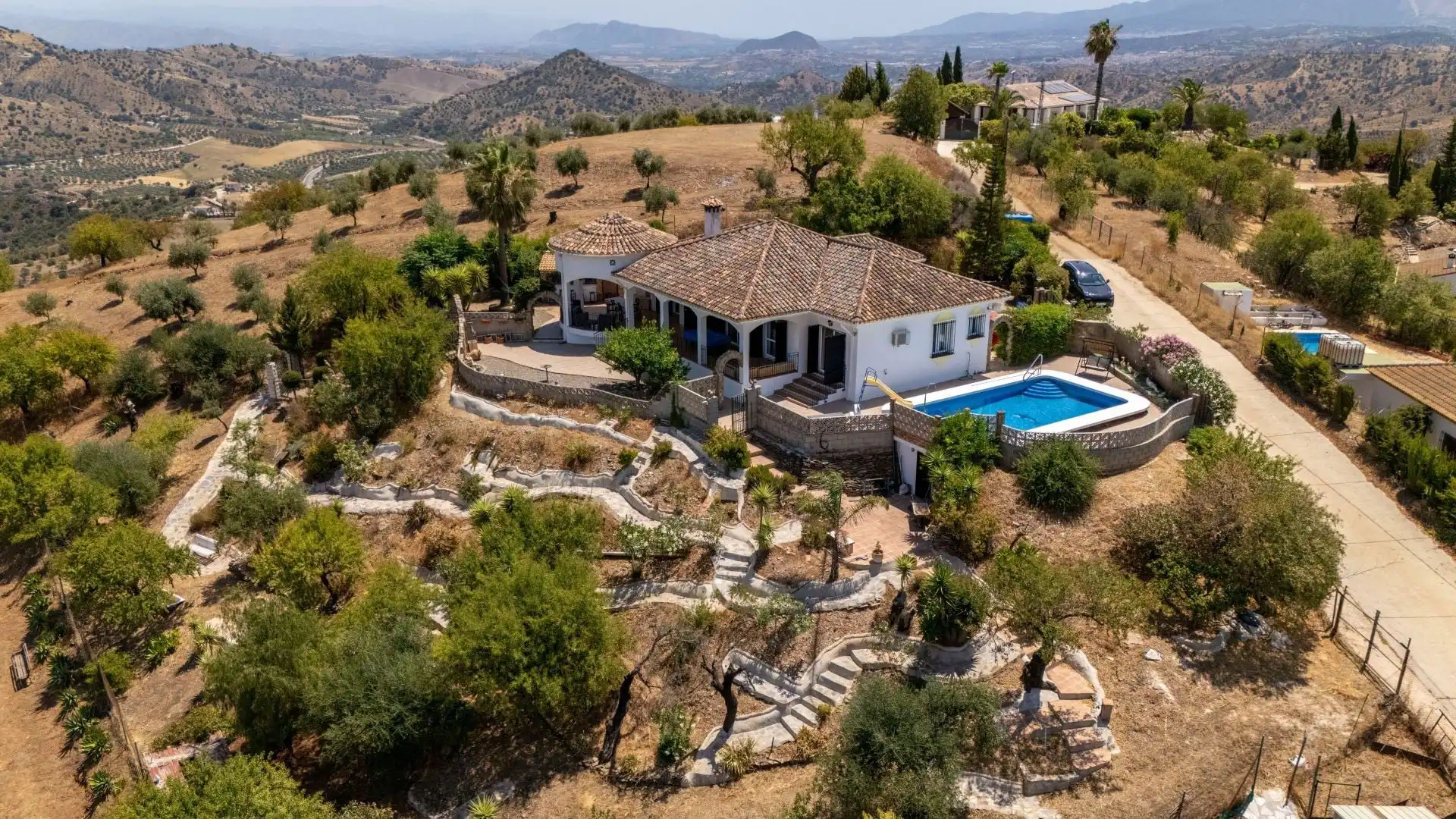 Casa rústica amb piscina en venda a Guaro