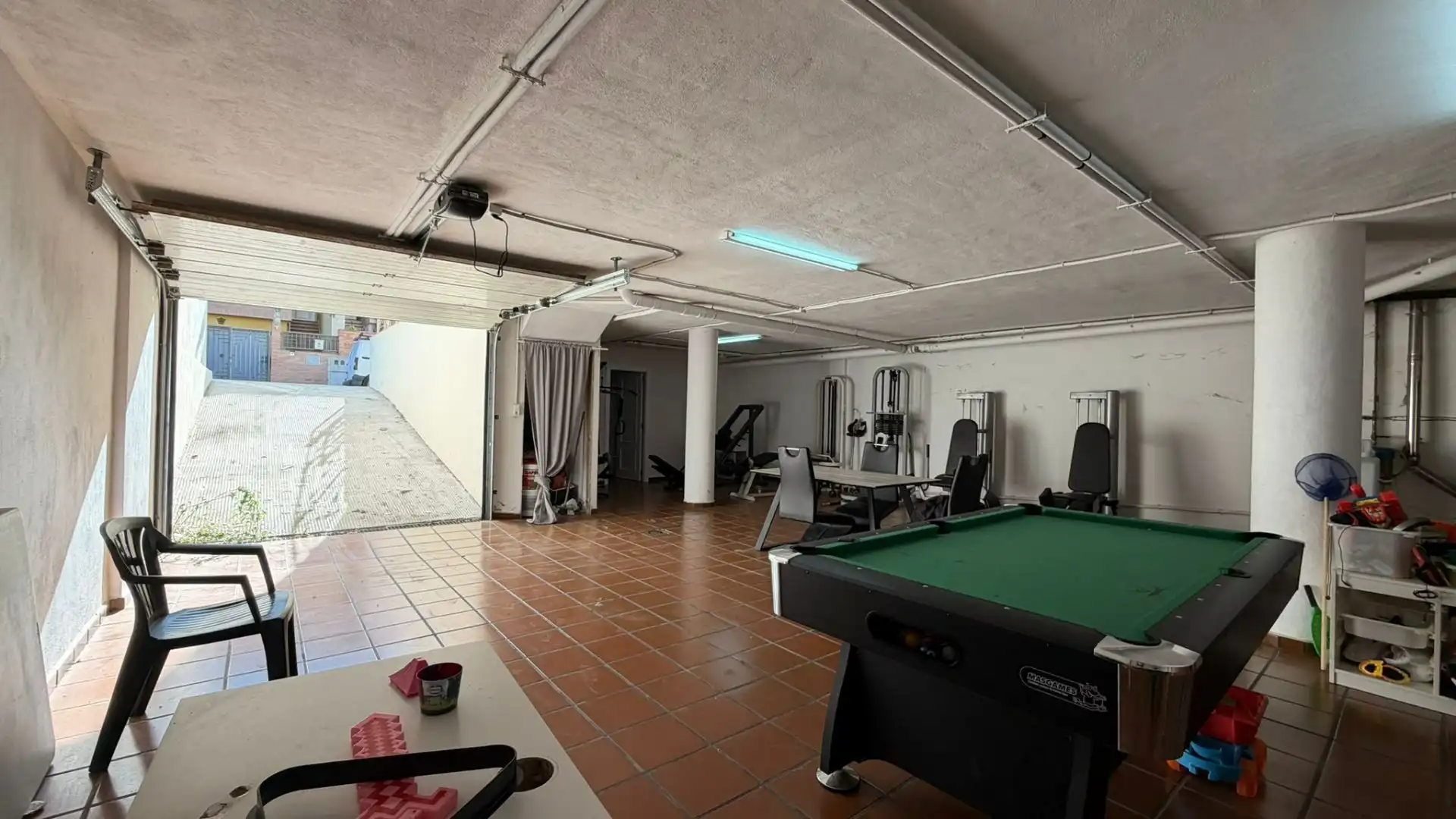 Einfamilien-Reihenhaus zum Verkauf in Villanueva de Castellón mit Klimaanlage und Abstellraum