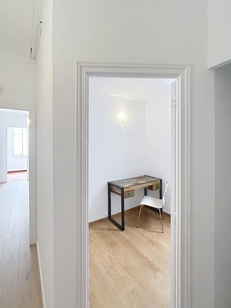 Flat for sale in Barcelona  with Furnished and Alarm