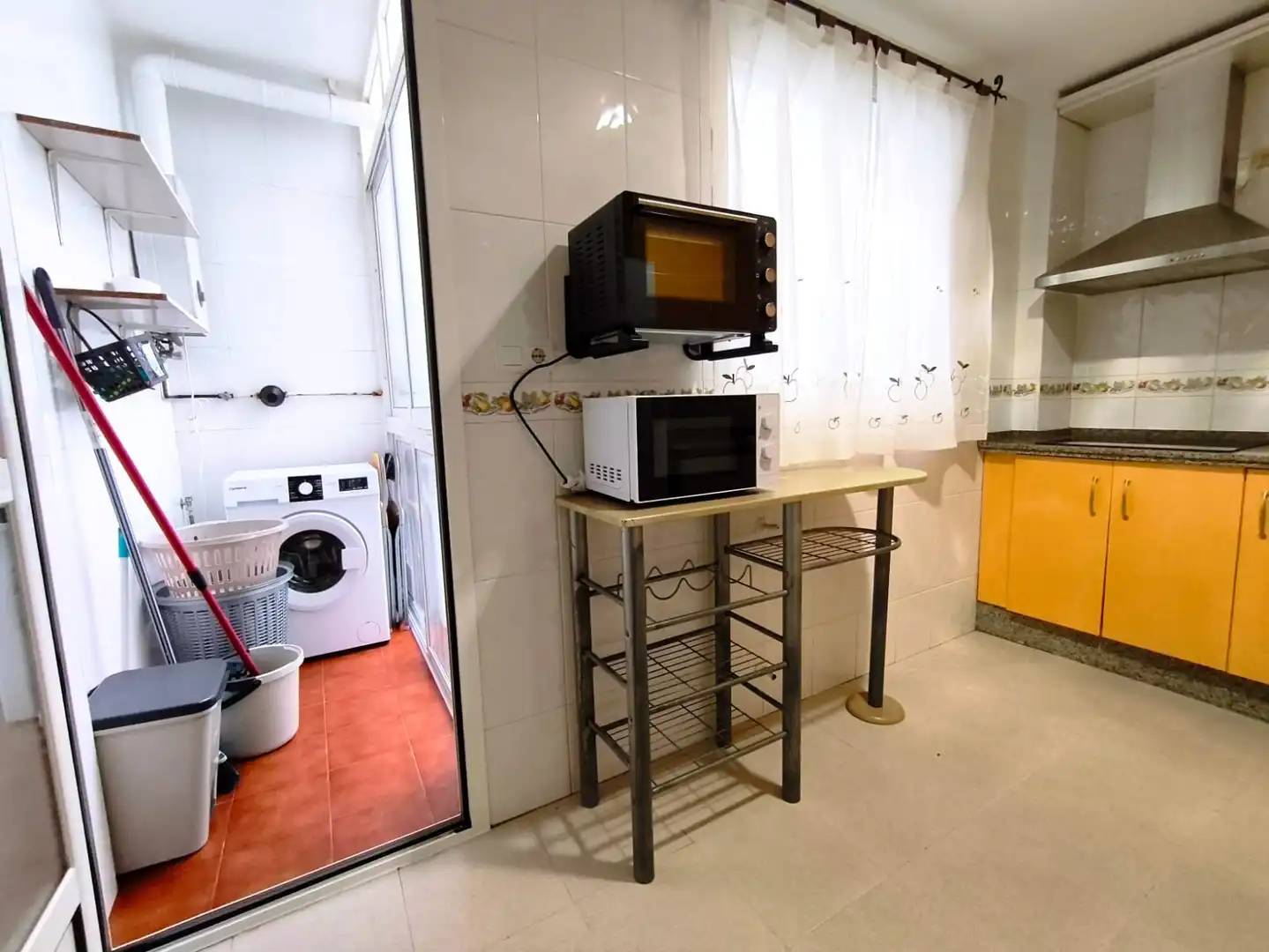 Kitchen of Flat for rent in Badajoz  with Air Conditioner, Furnished and Oven