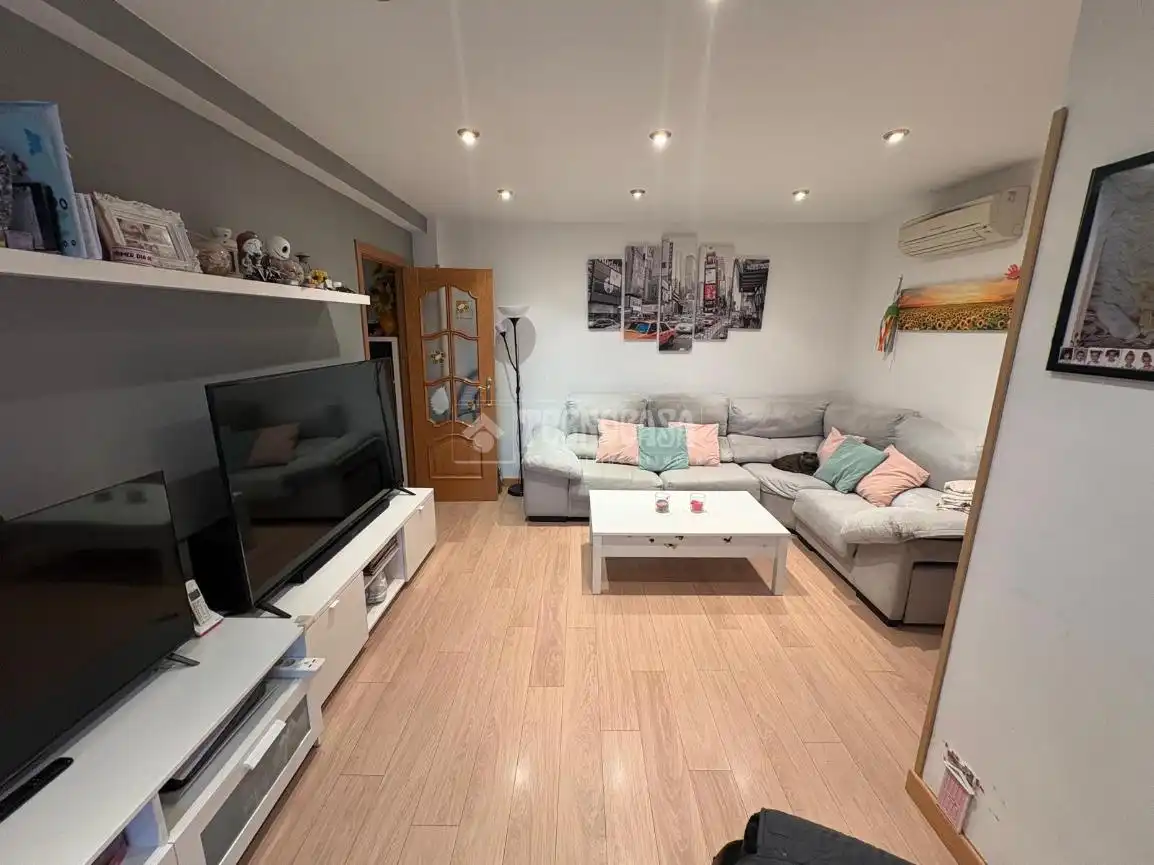 Wohnung zum Verkauf in Sur - PAU 4