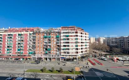 Exterior view of Flat for sale in  Barcelona Capital  with Balcony