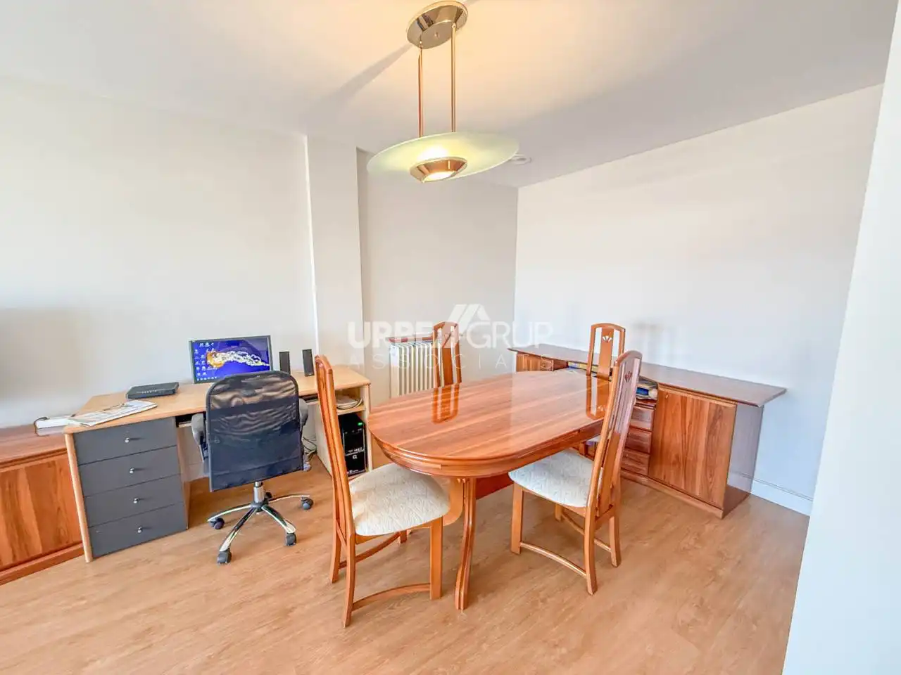 Comedor de Piso en venta en Terrassa con Calefacción, Parquet y Terraza