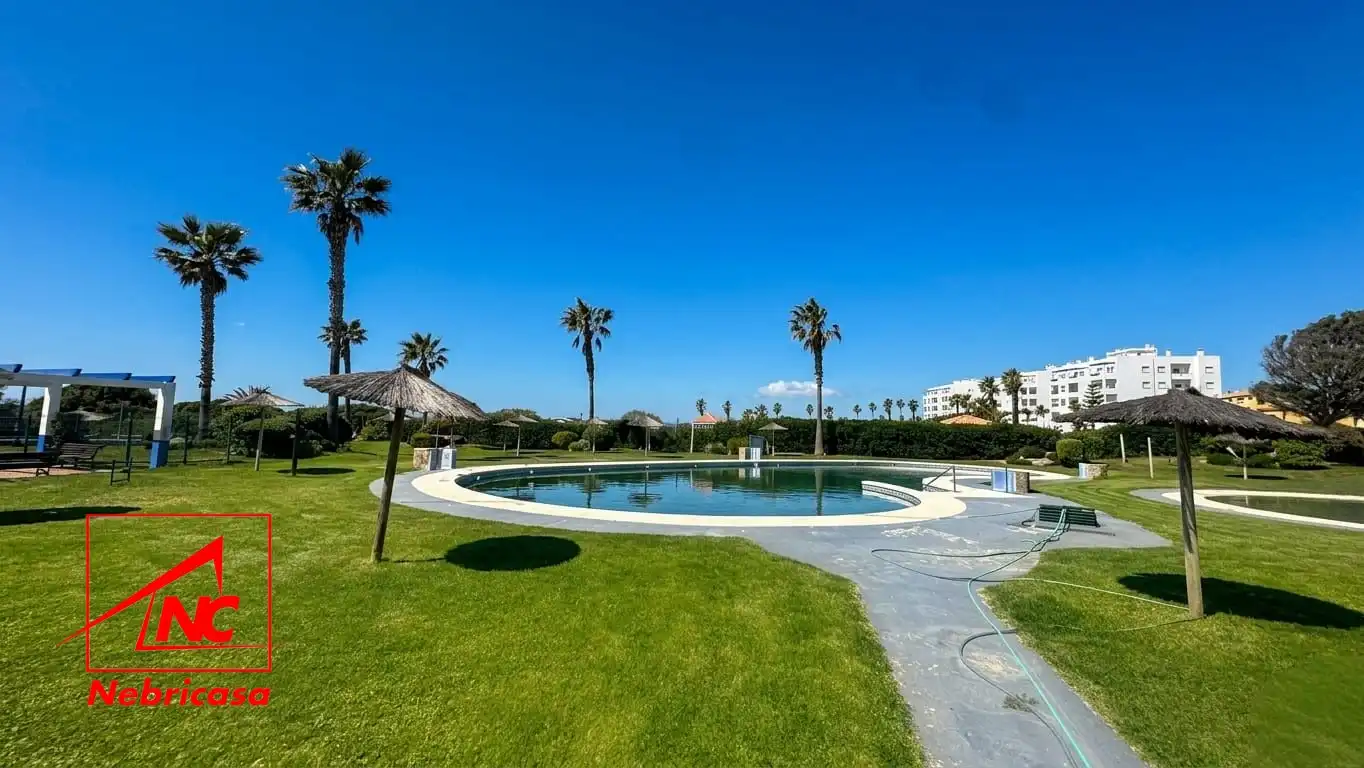 Swimming pool of Flat for sale in Zahara de los Atunes  with Air Conditioner, Terrace and Storage room