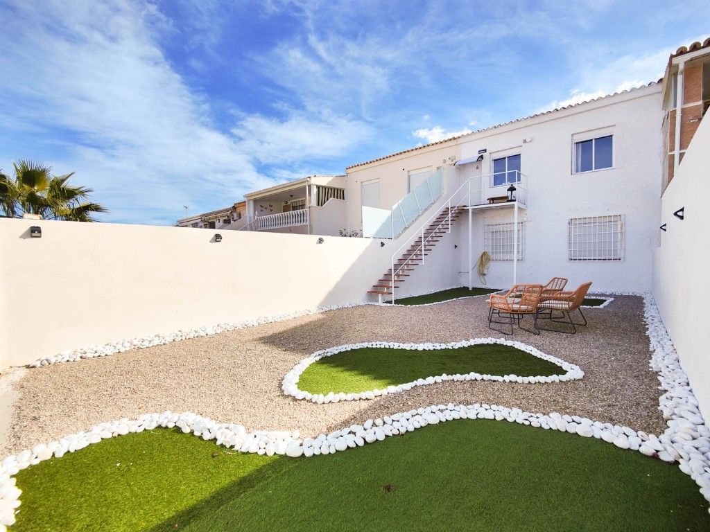 Terraza de Ático en venta en Orihuela con Jardín privado, Terraza y Amueblado