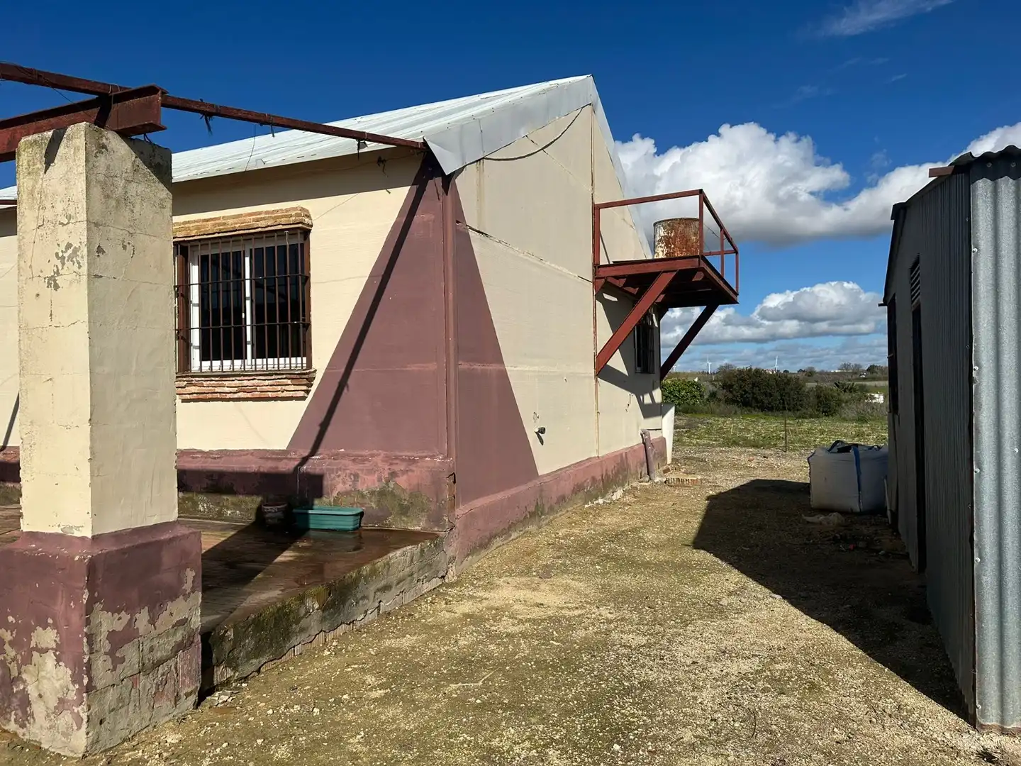 Exterior view of Country homes for sale in Chiclana de la Frontera
