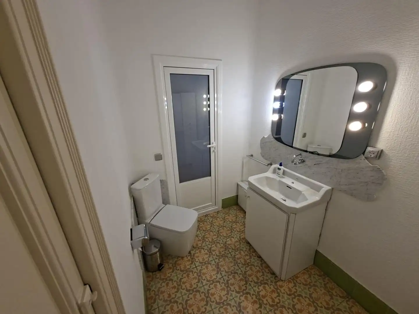 Baño de Casa o chalet de alquiler en Badalona con Aire acondicionado, Calefacción y Jardín privado