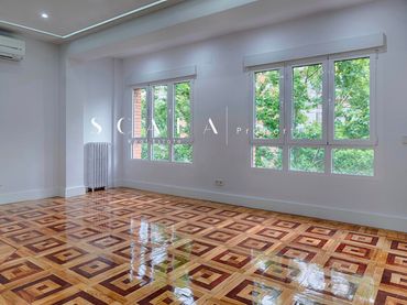 Piso con ascensor en venta en Conde de Peñalver