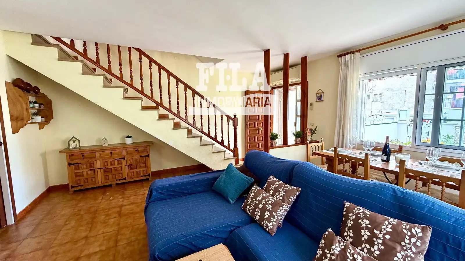 Sala d'estar de Casa o xalet en venda en Cunit amb Aire condicionat, Calefacció i Jardí privat