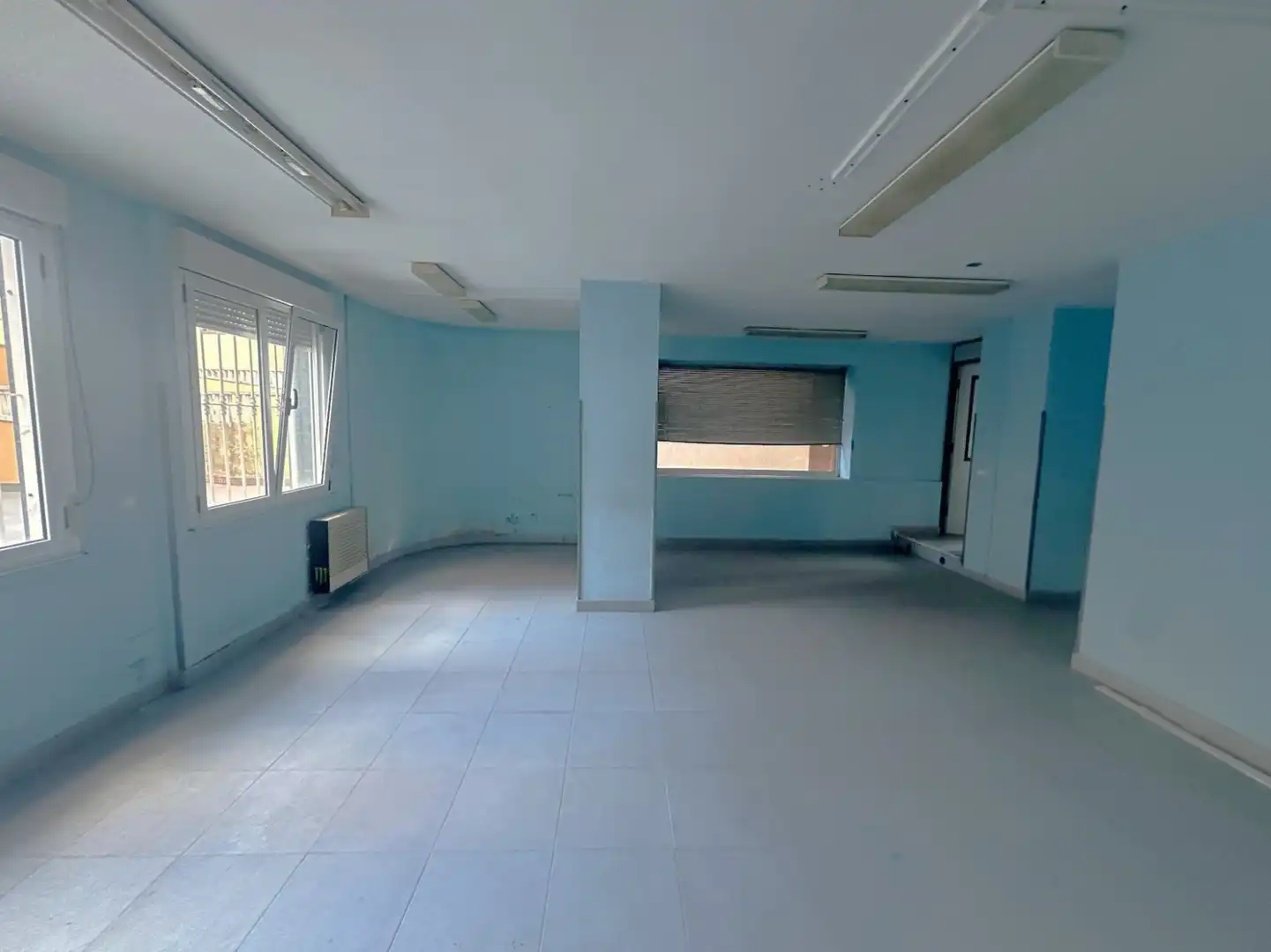 Local en venta en Avilés - Avenida San Agustín, El Carbayedo - El Quirinal