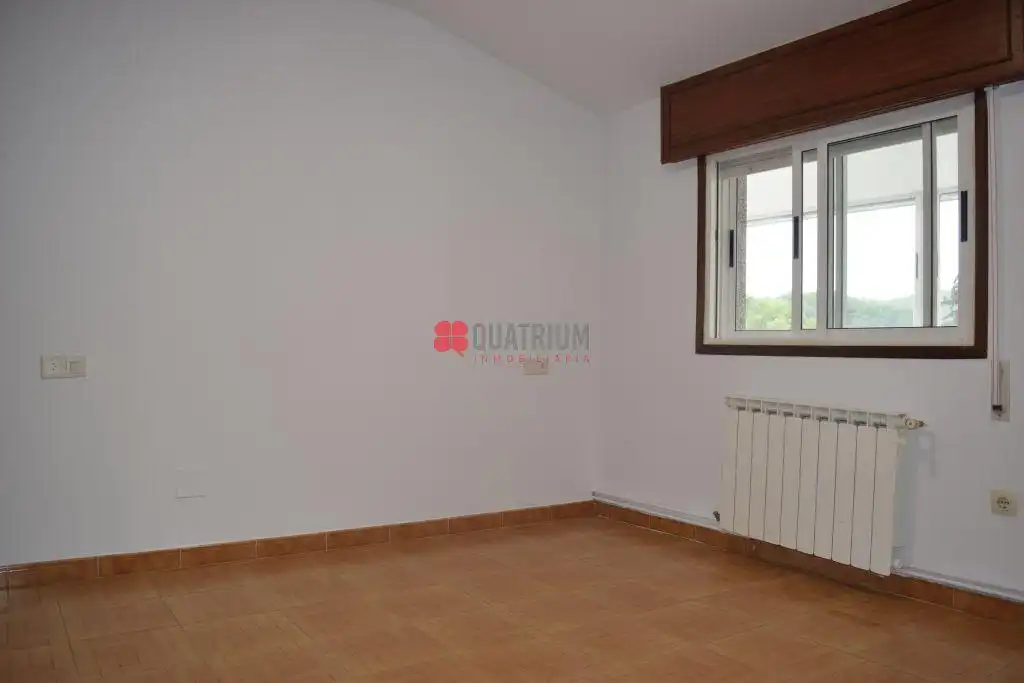 Habitación de Piso en venta en Oroso con Calefacción y Trastero