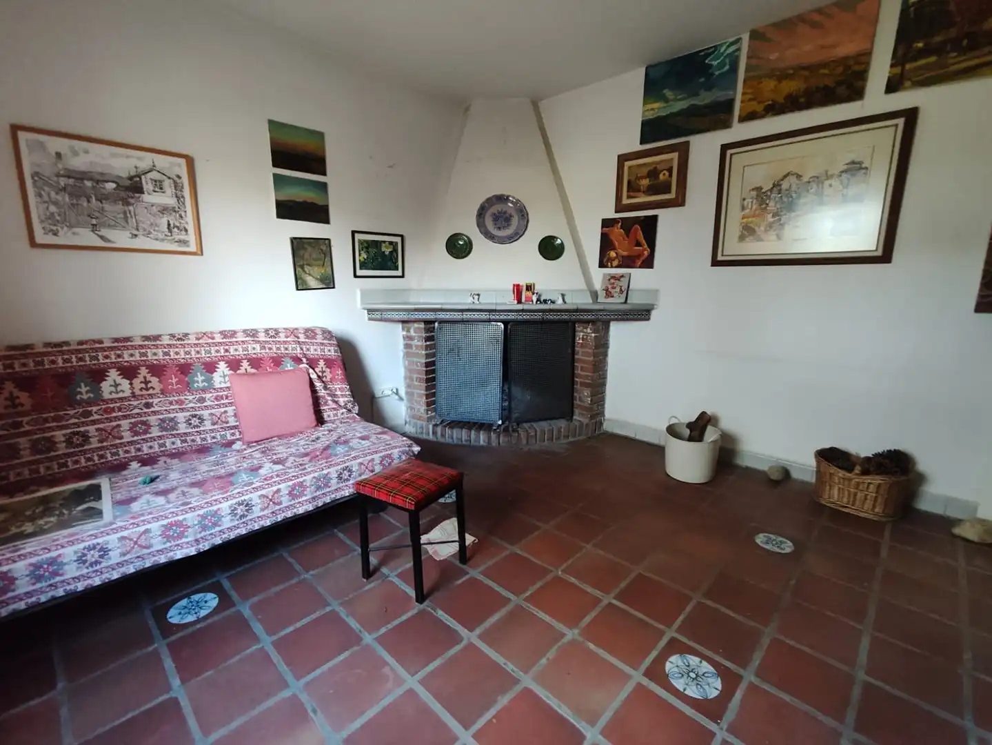 Sala d'estar de Casa o xalet en venda en Sevilla la Nueva amb Calefacció, Jardí privat i Terrassa