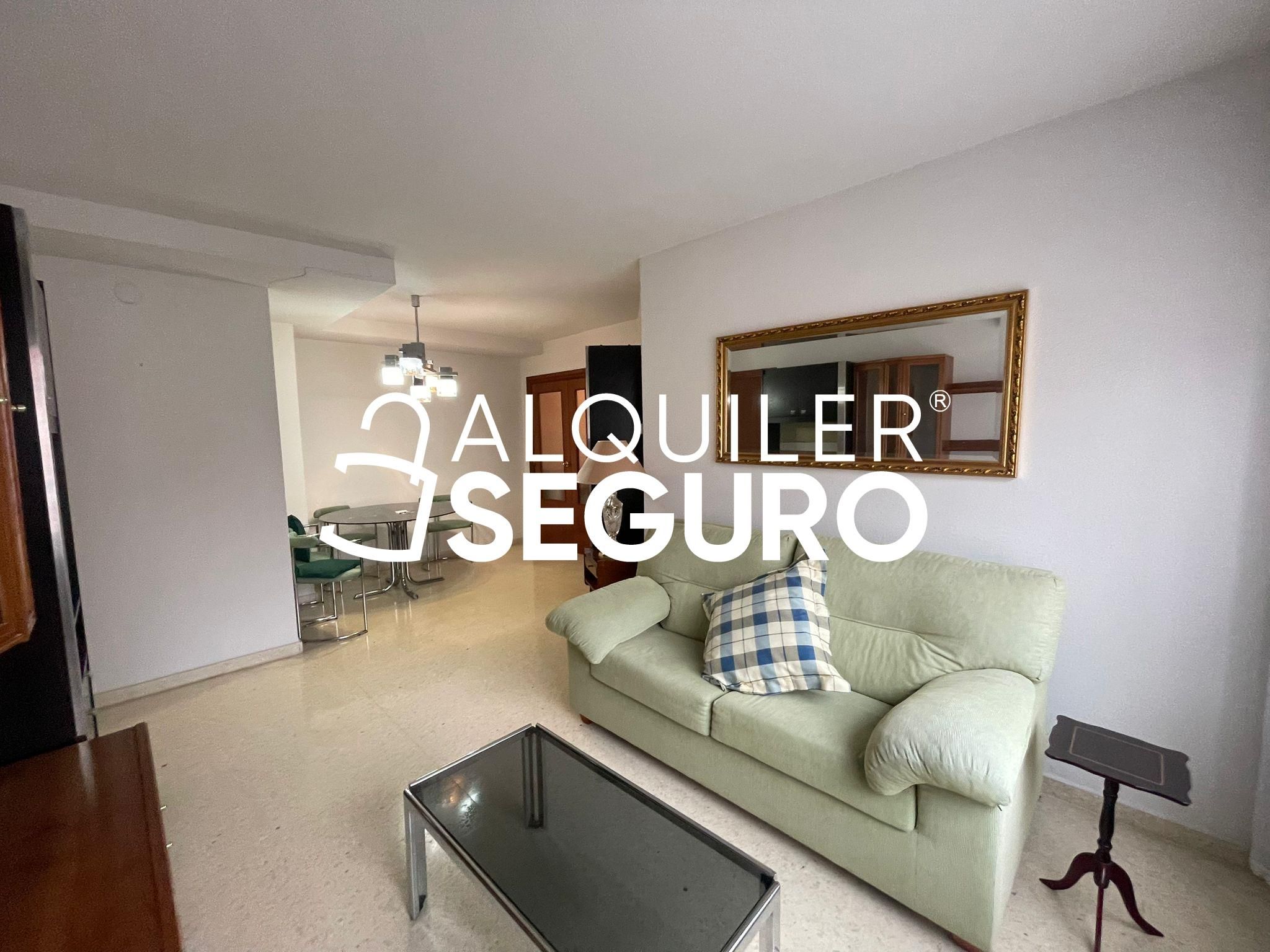 Living room of Flat to rent in  Madrid Capital  with Air Conditioner, Heating and Furnished