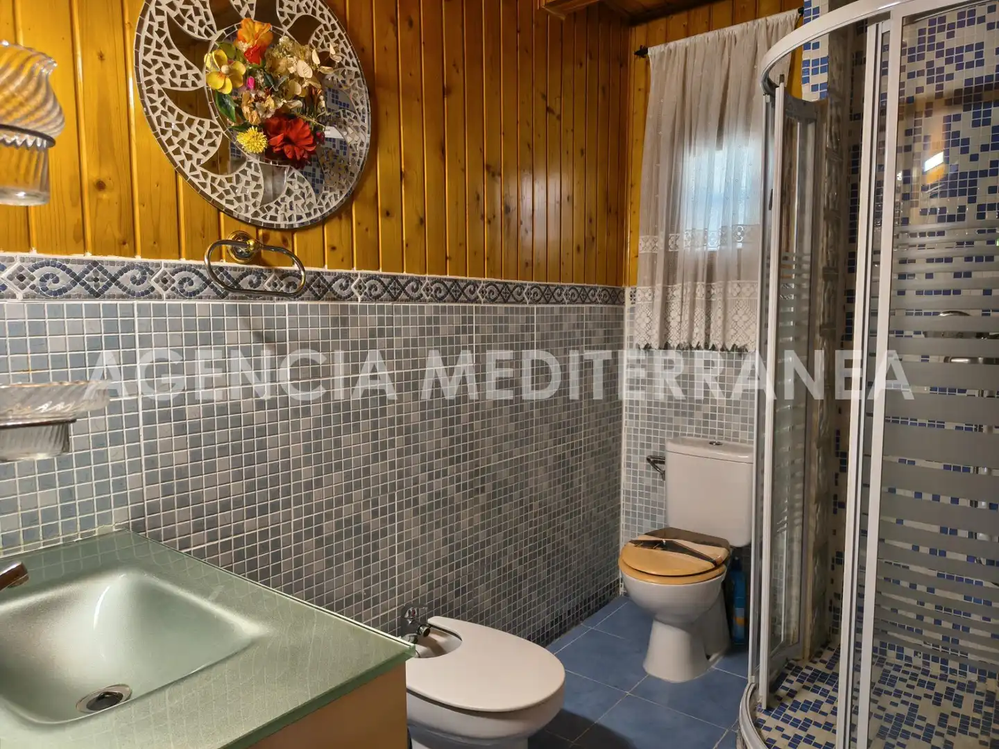 Bany de Casa o xalet de lloguer en Paterna amb Aire condicionat, Calefacció i Jardí privat