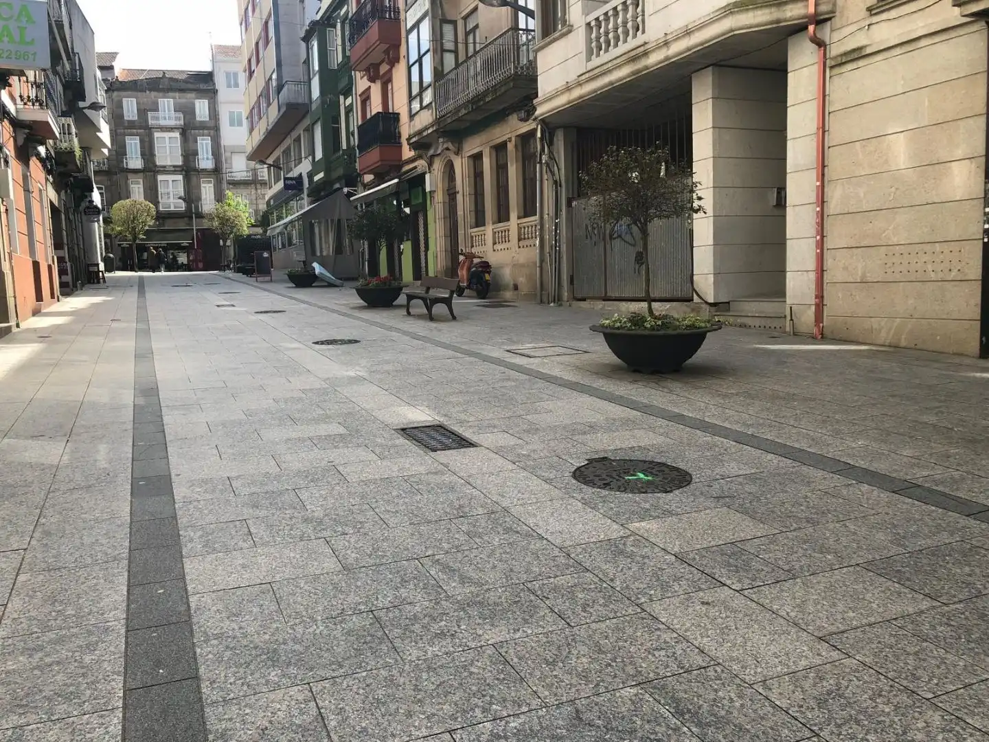 Vista exterior de Local en venta en Vigo  con Calefacción, Parquet y Terraza
