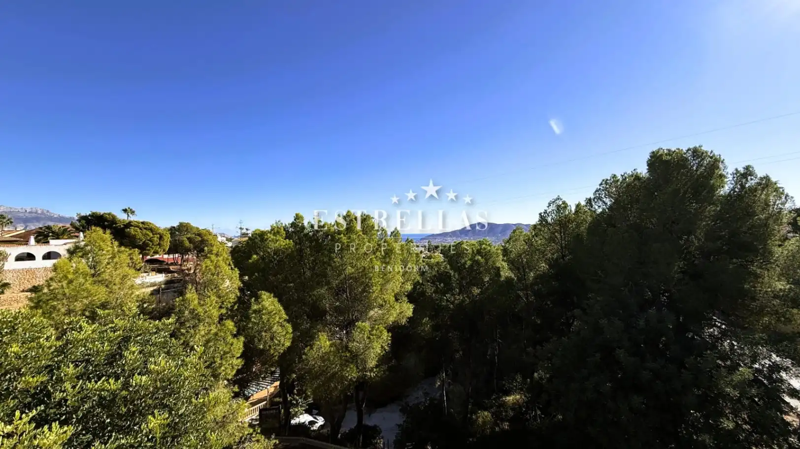 Vista exterior de Casa o chalet en venta en La Nucia con Aire acondicionado, Calefacción y Jardín privado