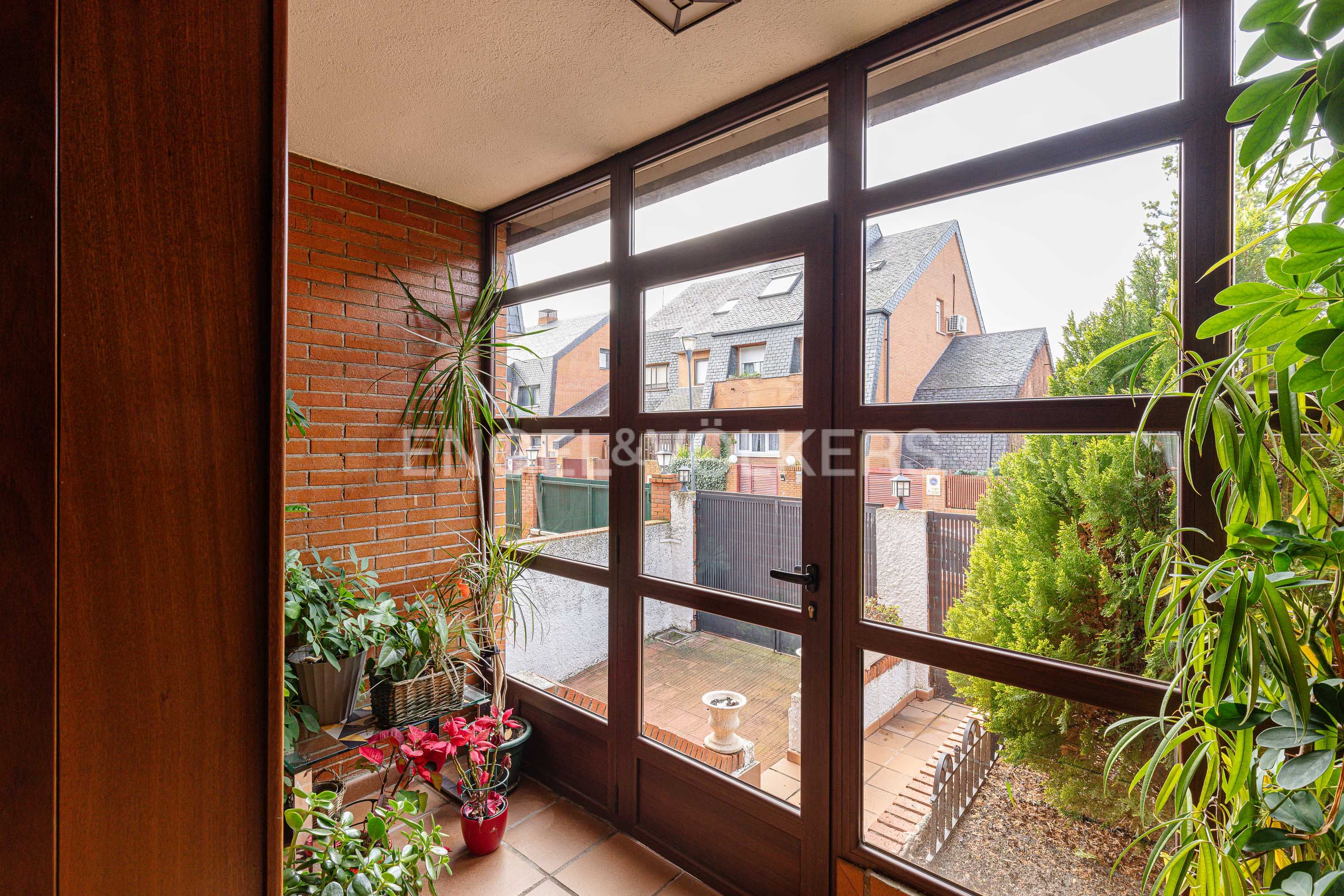 Exterior view of House or chalet for sale in Pozuelo de Alarcón  with Air Conditioner, Heating and Private garden