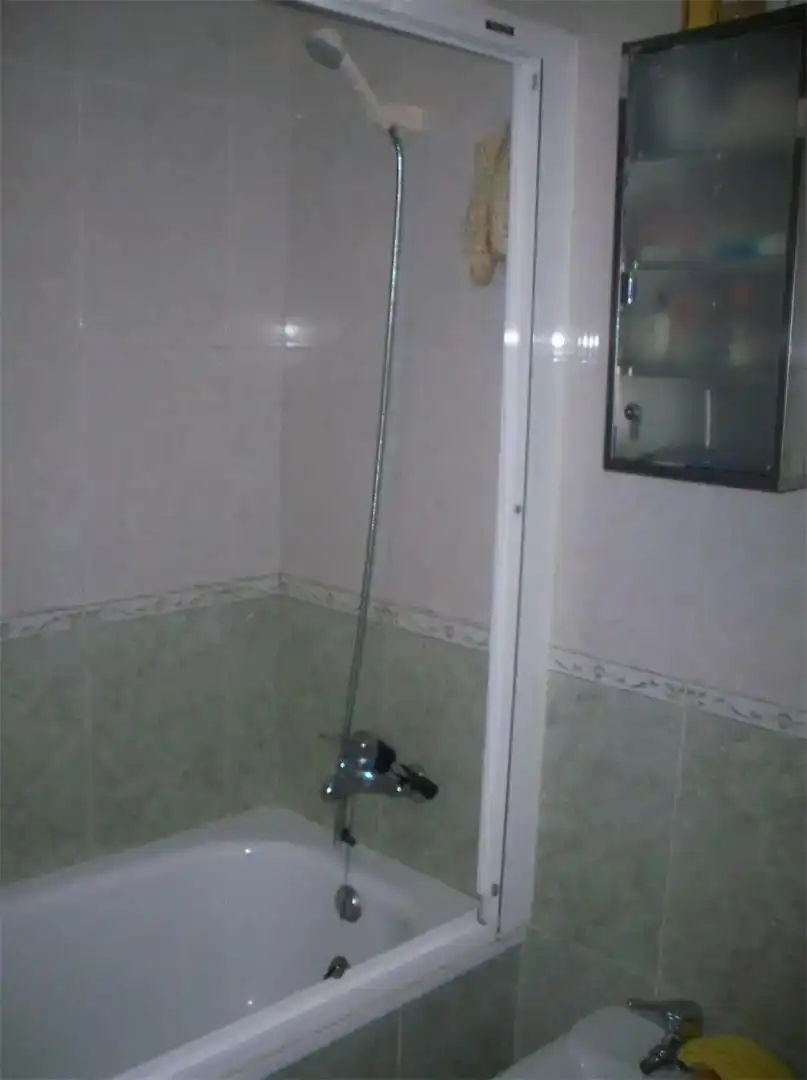 Baño de Dúplex en venta en Ourense Capital  con Parquet, Trastero y Horno