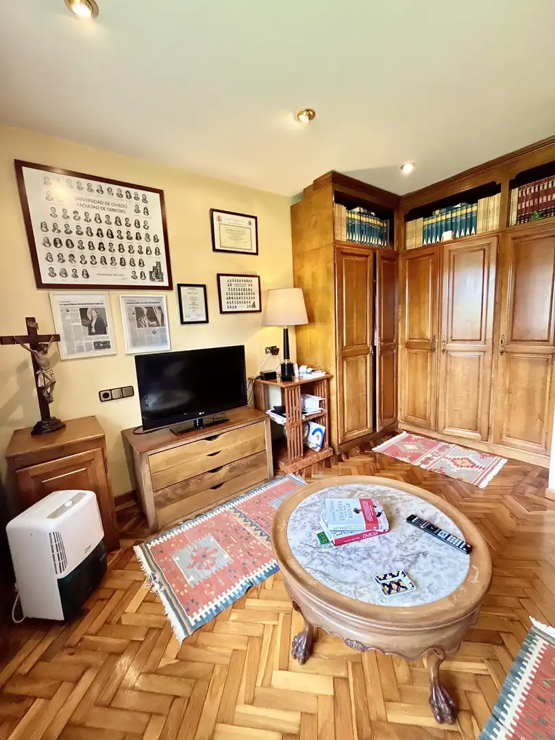 Living room of Houses for sale in Sariego  with Heating, Private garden and Parquet flooring