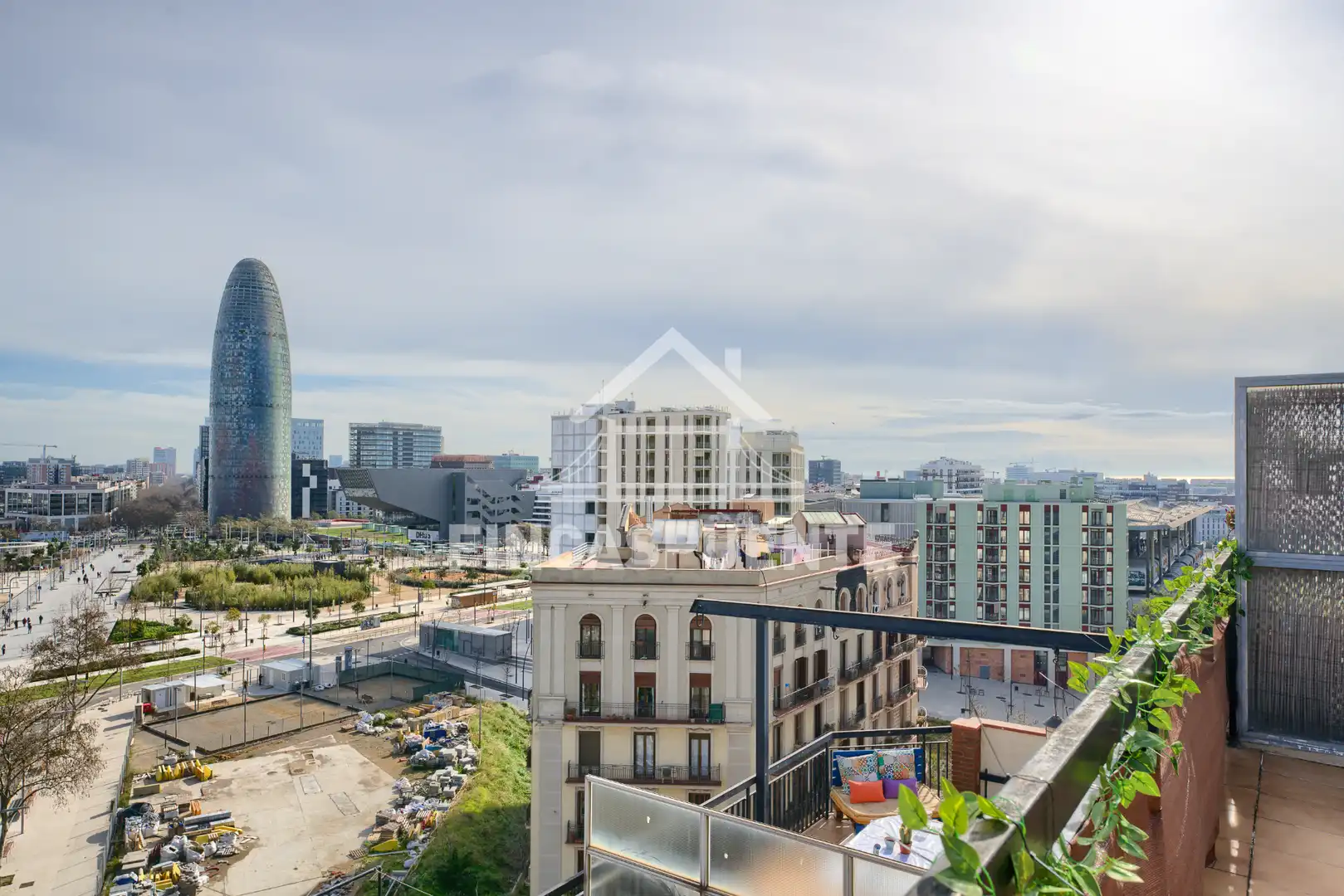 Vista exterior de Àtic en venda en Barcelona amb Terrassa