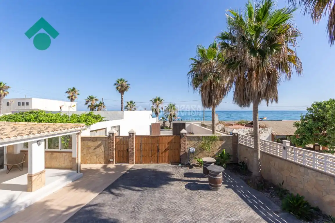 Exterior view of Houses for sale in Vélez-Málaga  with Air Conditioner, Terrace and Swimming Pool